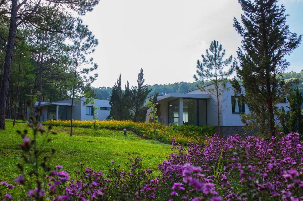 Terracotta Villa Tuyen Lam Lake Dalat Exterior photo